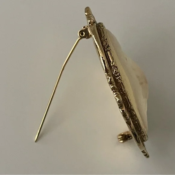 Vintage Brooch Goldtone Mother and Child Cameo Metal Pin (Possibly 1928 Brand) - Picture 15 of 16
